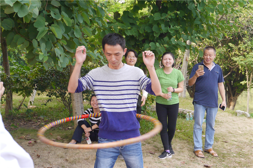 南校呼啦圈比赛冠军冯老师